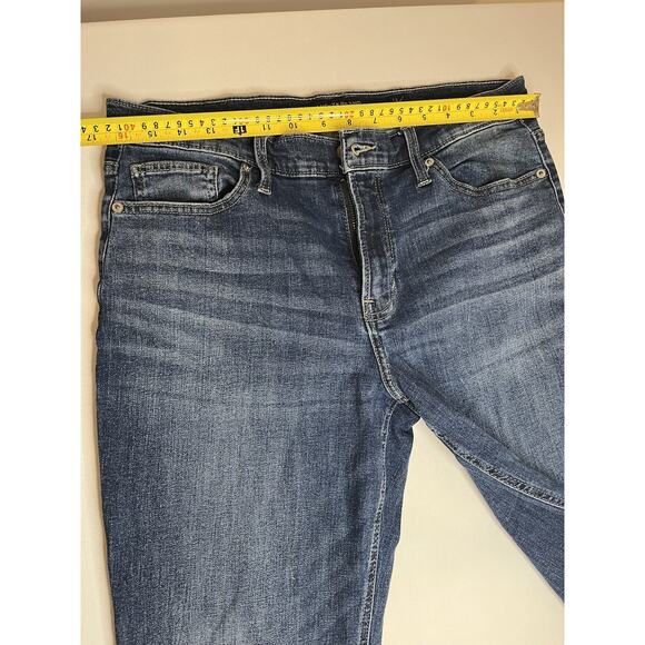 Lucky Brand Mid Rise Sienna Boyfriend Fit Size 12/31 Women's Jeans Medium Wash - Picture 8 of 8